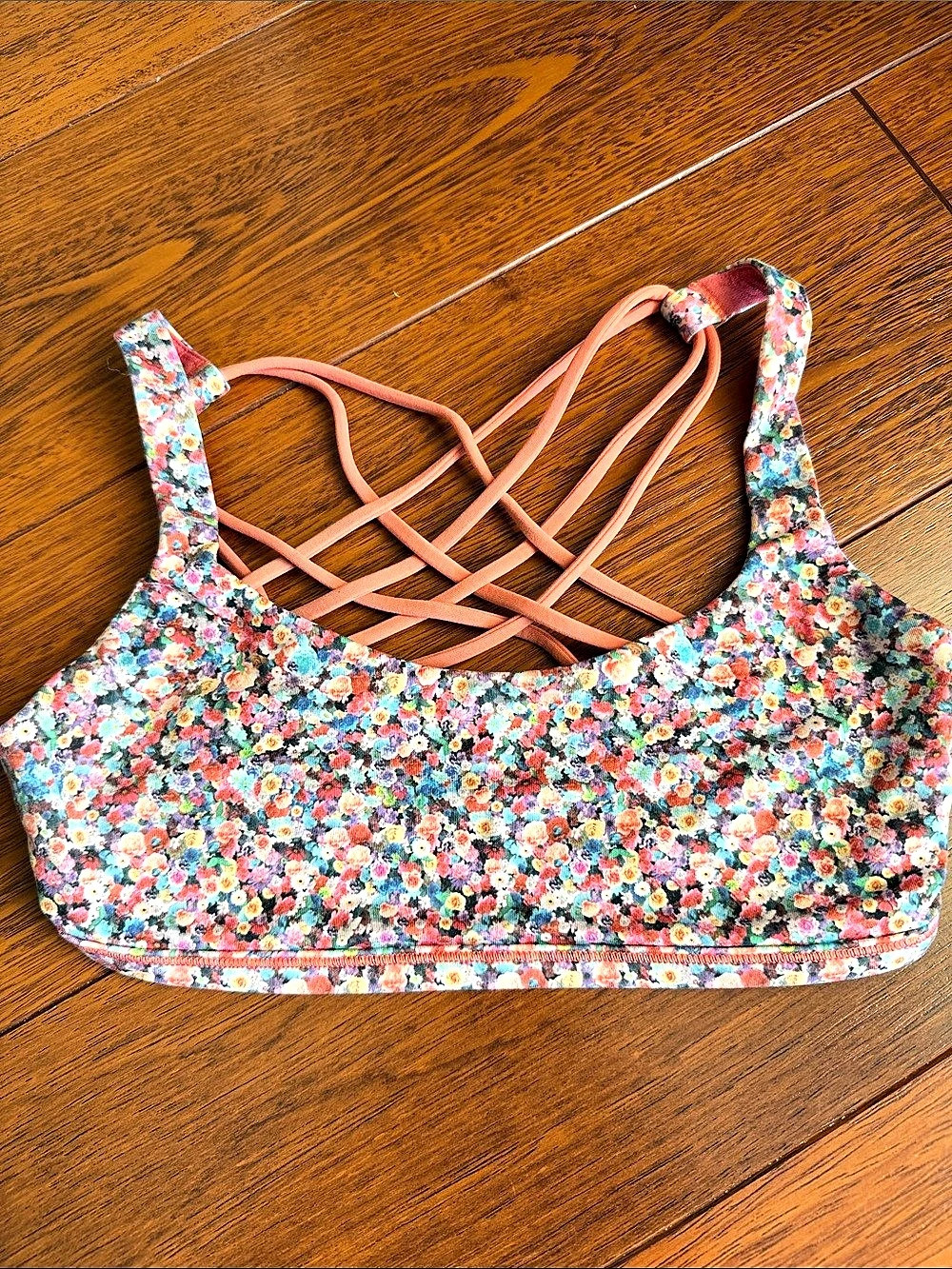 Lululemon sports bra size 4